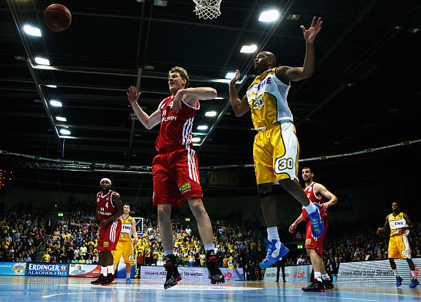 有阵容的适 有阵容的适