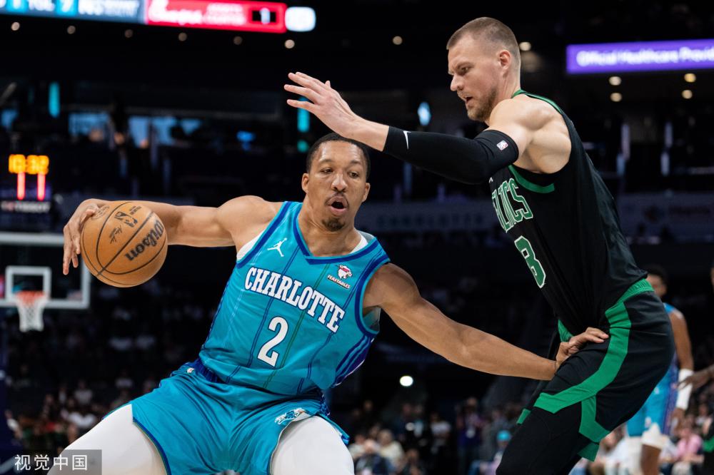 育舞台上的 育舞台上的